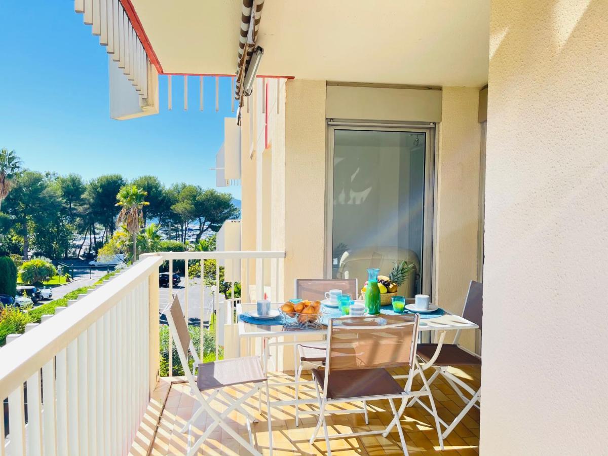 Tres Bel Appartement Face Au Port Santa -Piscine Saint-Raphaël Exteriör bild